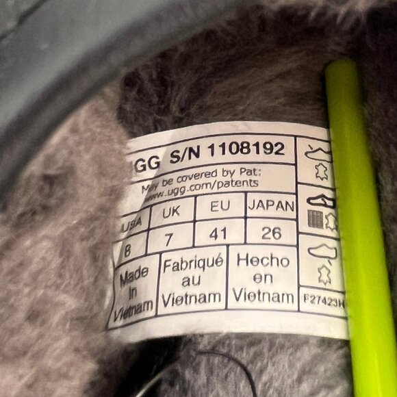 UGG Scuff Slippers Size 8 Black Suede Sheepskin Wool Lined Slip On - Picture 14 of 15